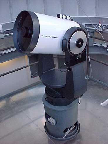 望远镜的另一个视图.